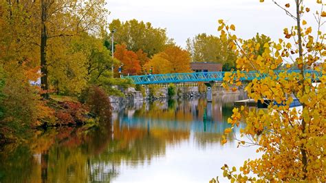 Stroll along the Lachine Canal 